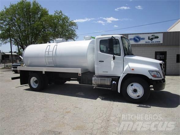 Hino 338 Camion aspirateur, Hydrocureur