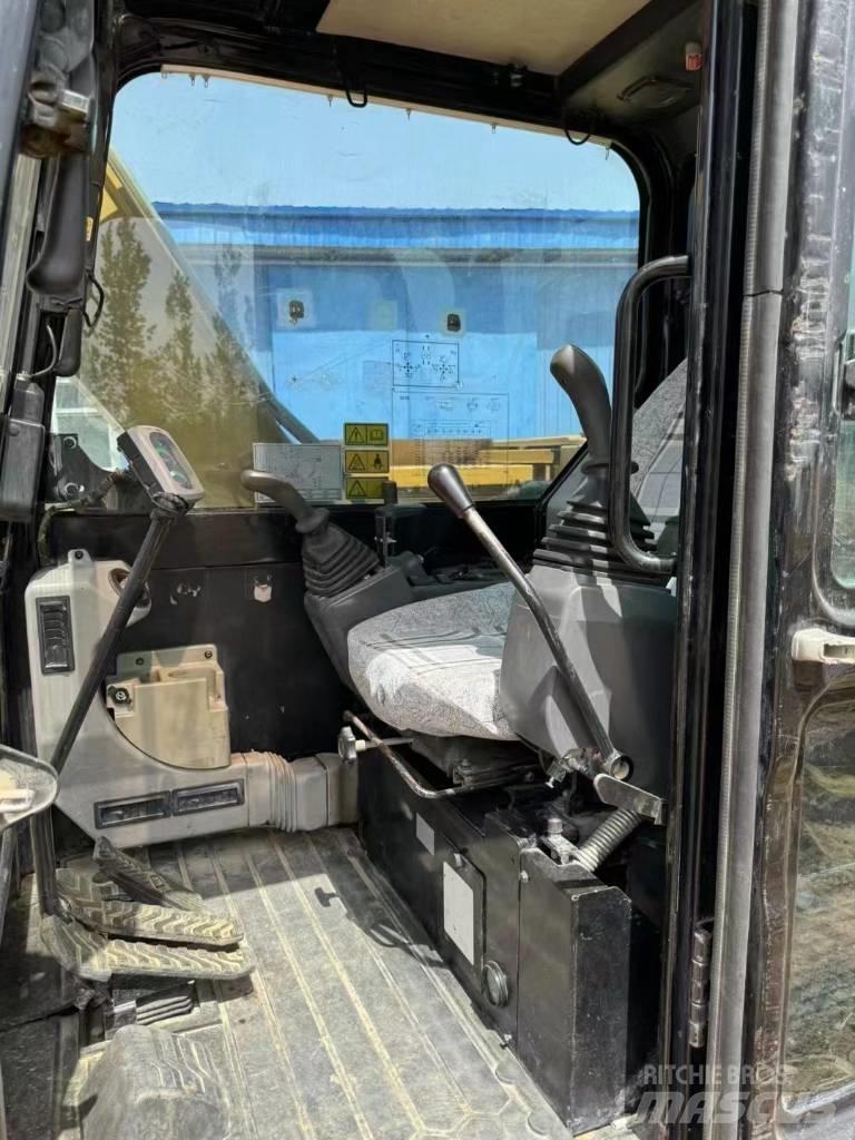 CAT 307 E2 Pelle sur chenilles
