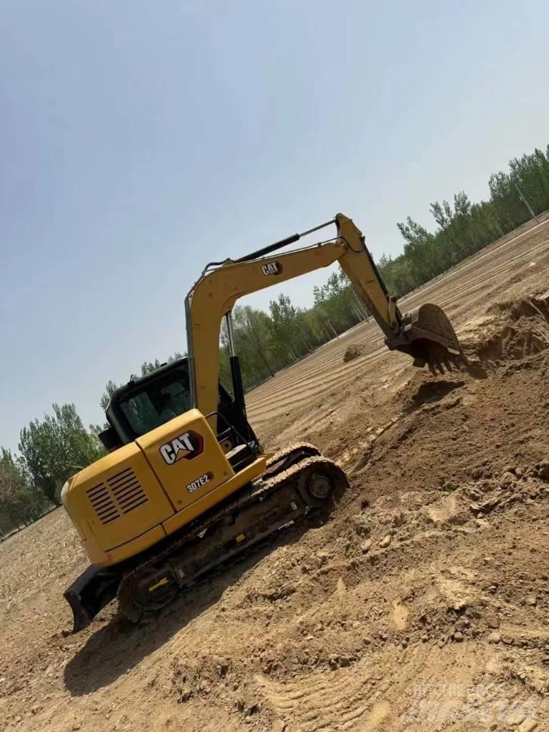 CAT 307 E2 Pelle sur chenilles