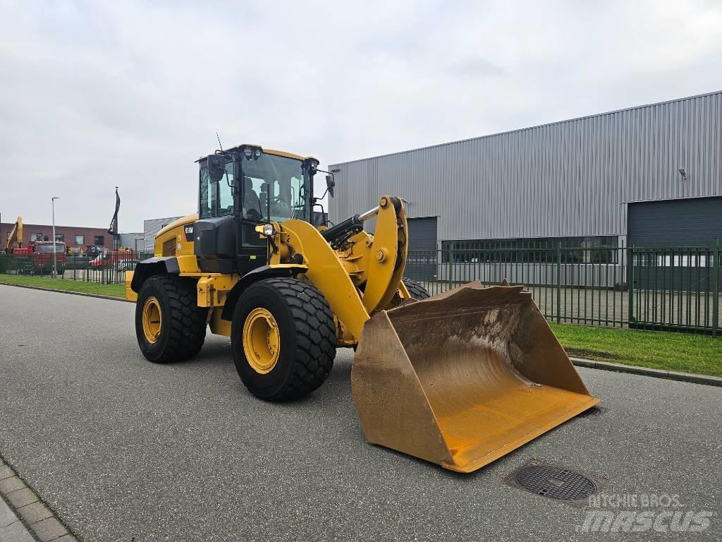 CAT 938 M Chargeuse sur pneus