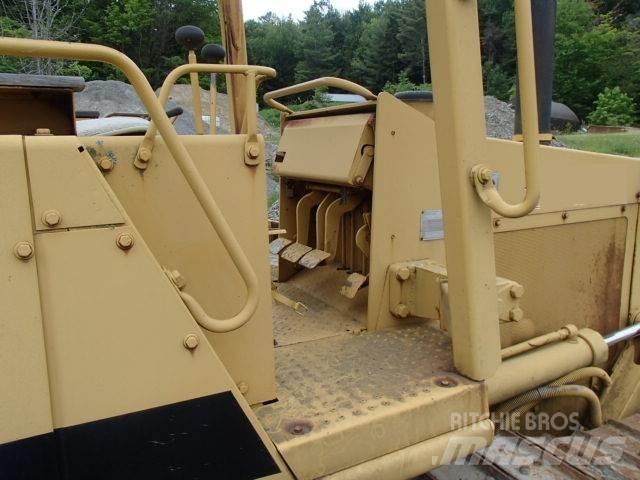 CAT D 3 C Bouteurs sur chenilles