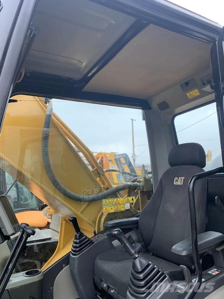 CAT 330 D2L Pelle sur chenilles