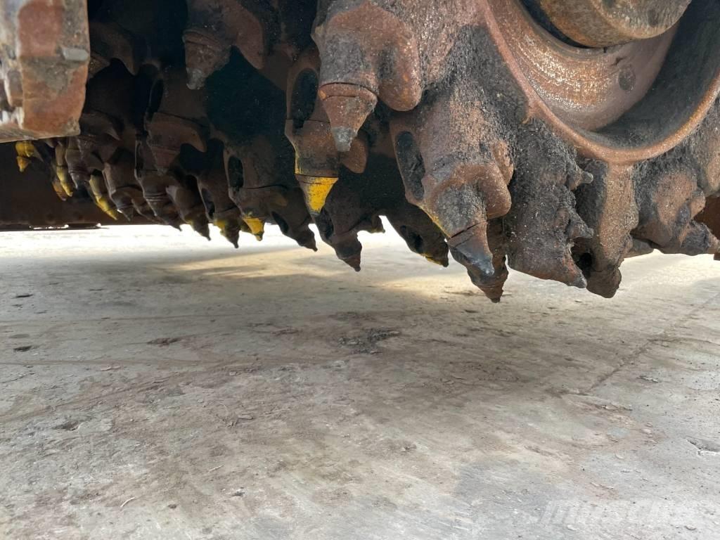 Wirtgen W 210 Fraiseuse à froid