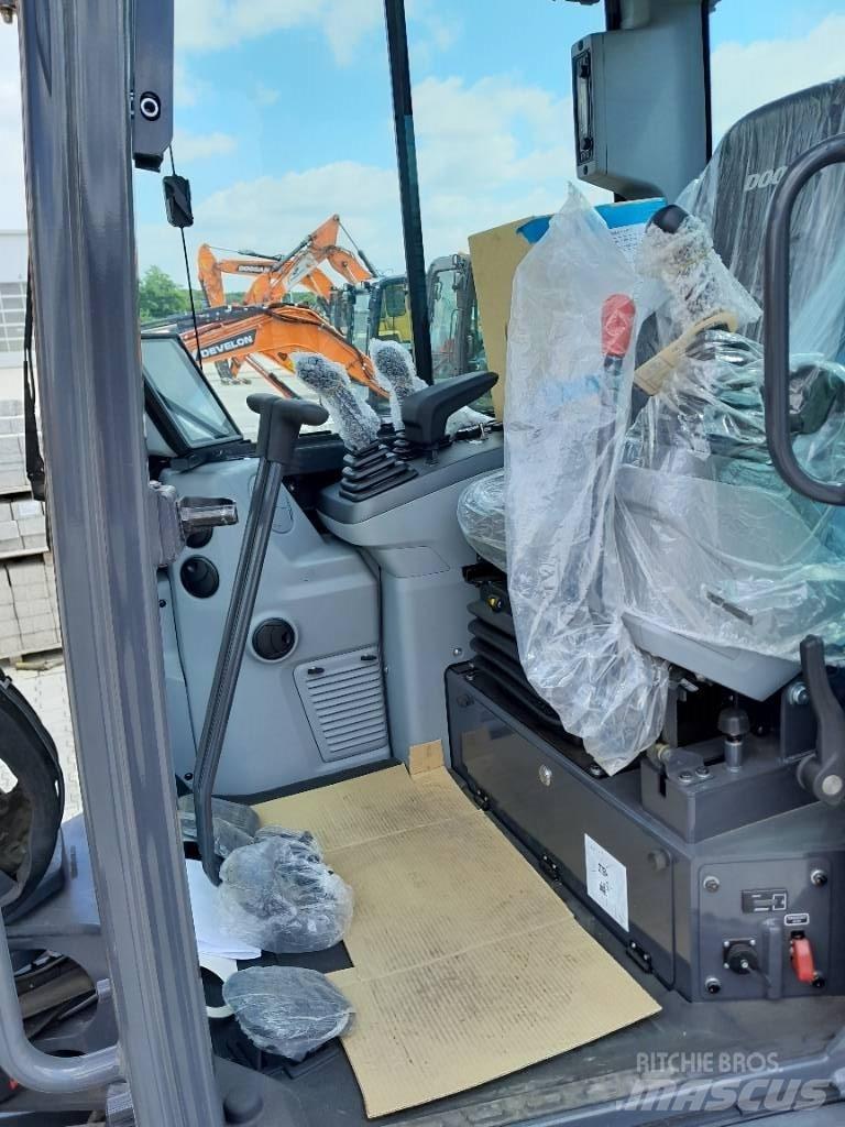 Doosan DX 63-7 Mini pelle < 7t