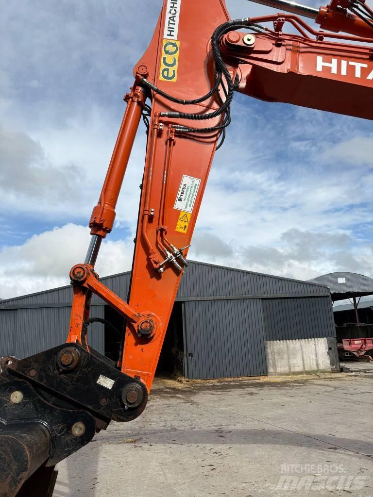 Hitachi 210LC Pelle sur chenilles