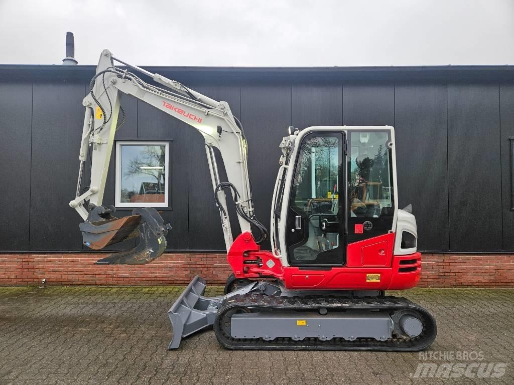 Takeuchi TB250-2 Pelle à déchets