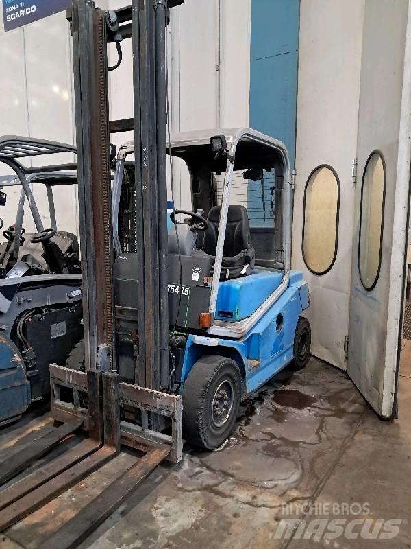 Cesab DRAGO HN 250 Chariots diesel
