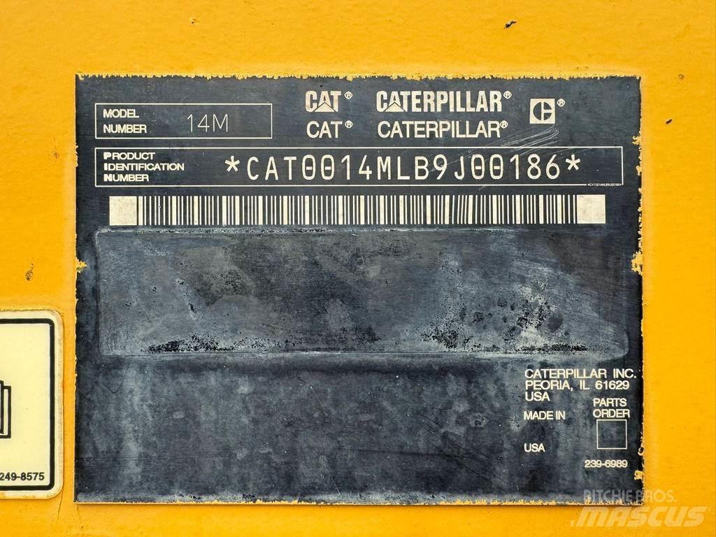 CAT 14M Niveleuse