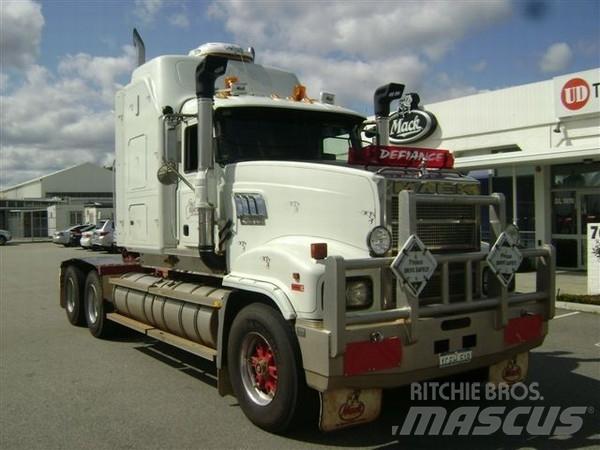 Mack Superliner Tracteur routier