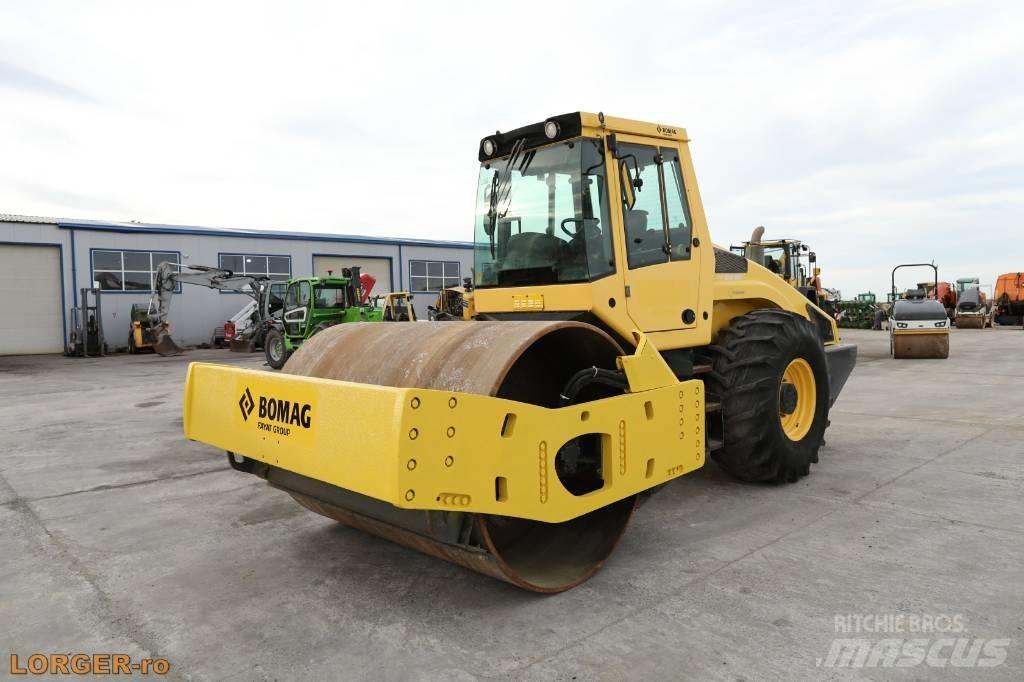 Bomag BW 216 D H-4 Rouleaux monocylindre