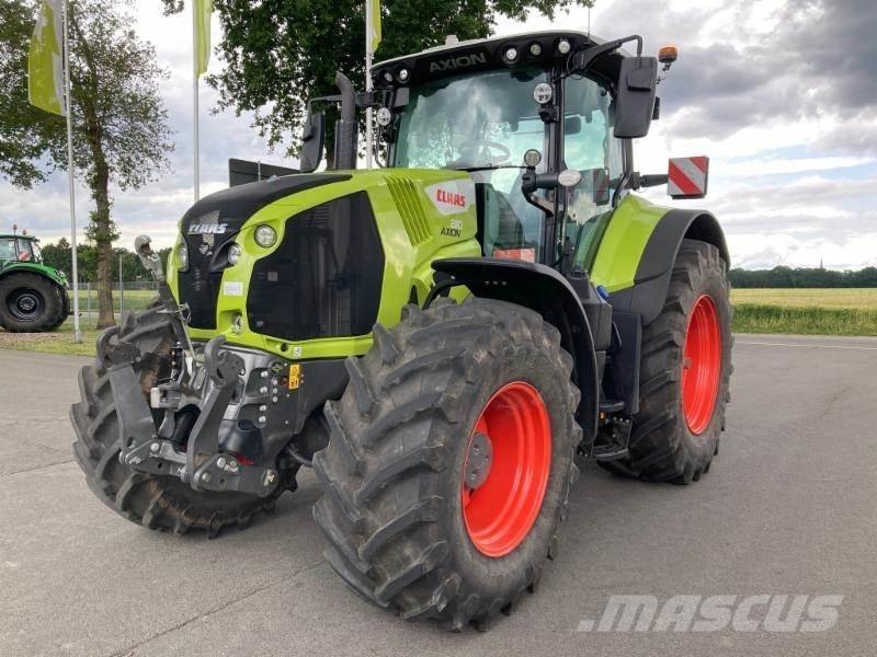 CLAAS AXION 810 Tracteur