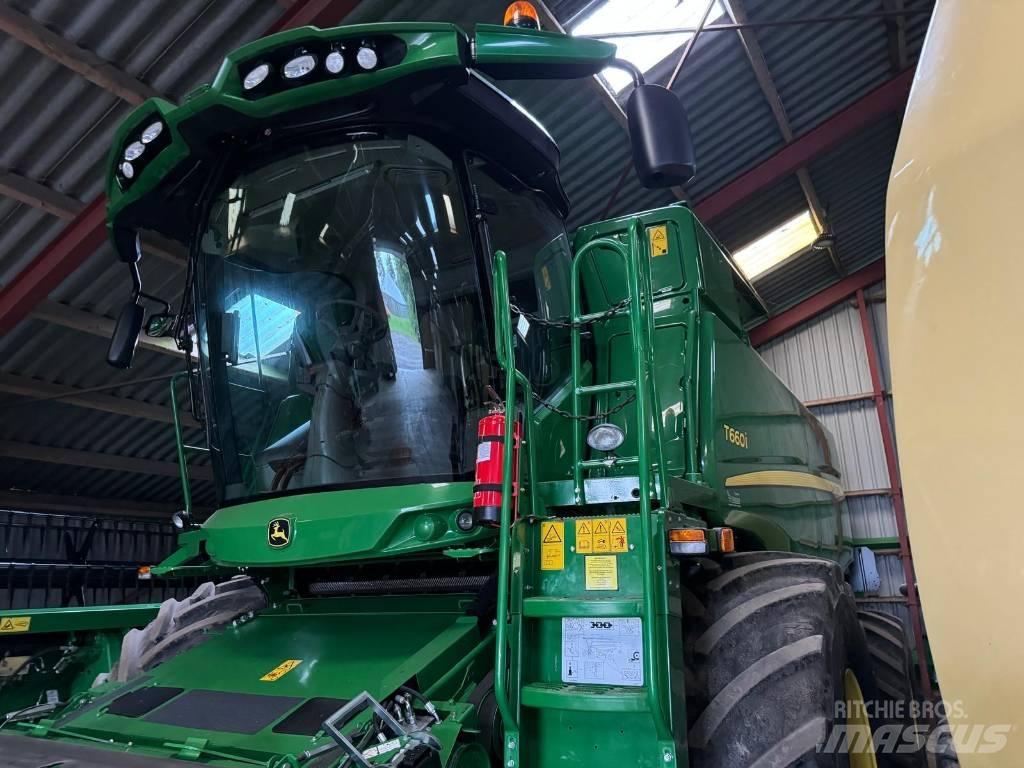 John Deere T 660i Moissonneuse batteuse