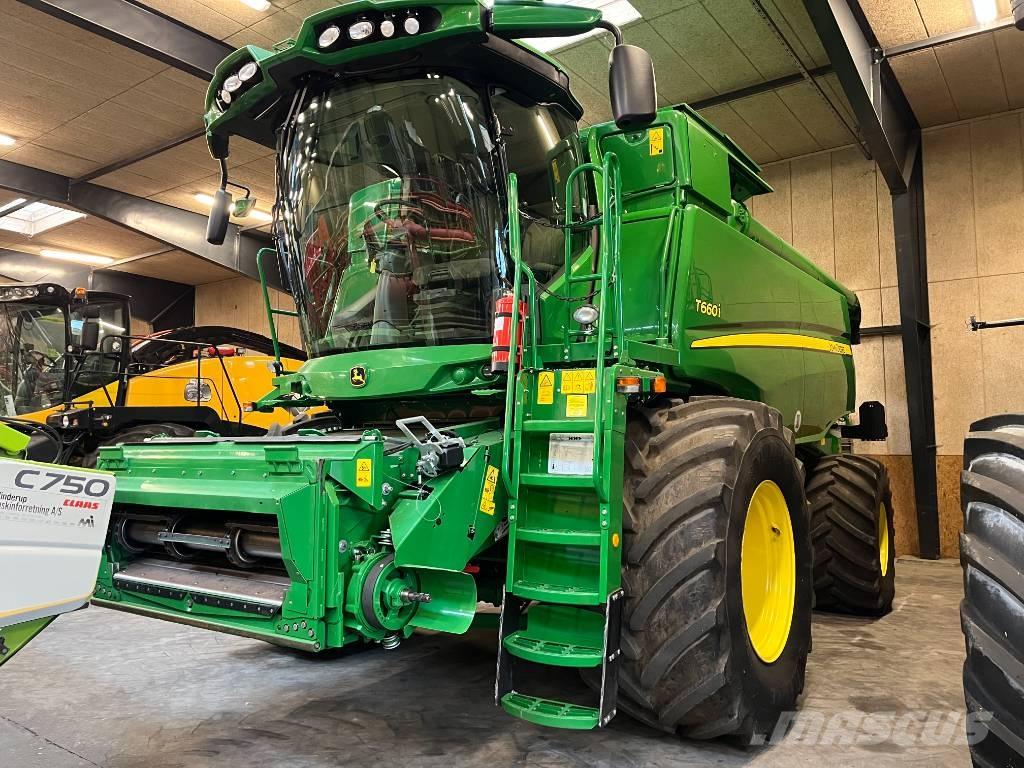 John Deere T 660i Moissonneuse batteuse