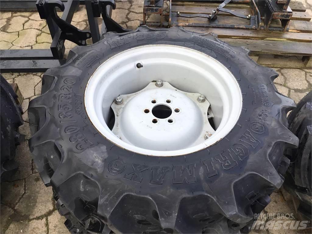 BKT 280/85R20 Pneus, roues et jantes