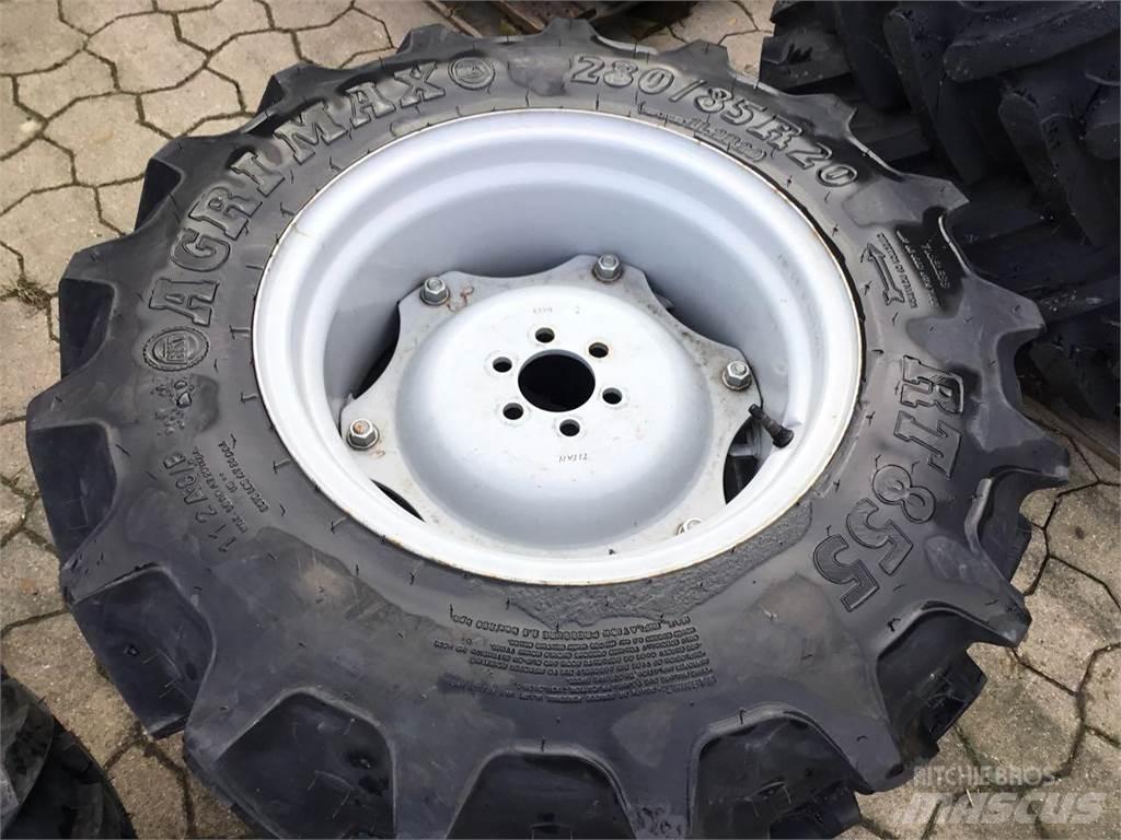 BKT 280/85R20 Pneus, roues et jantes