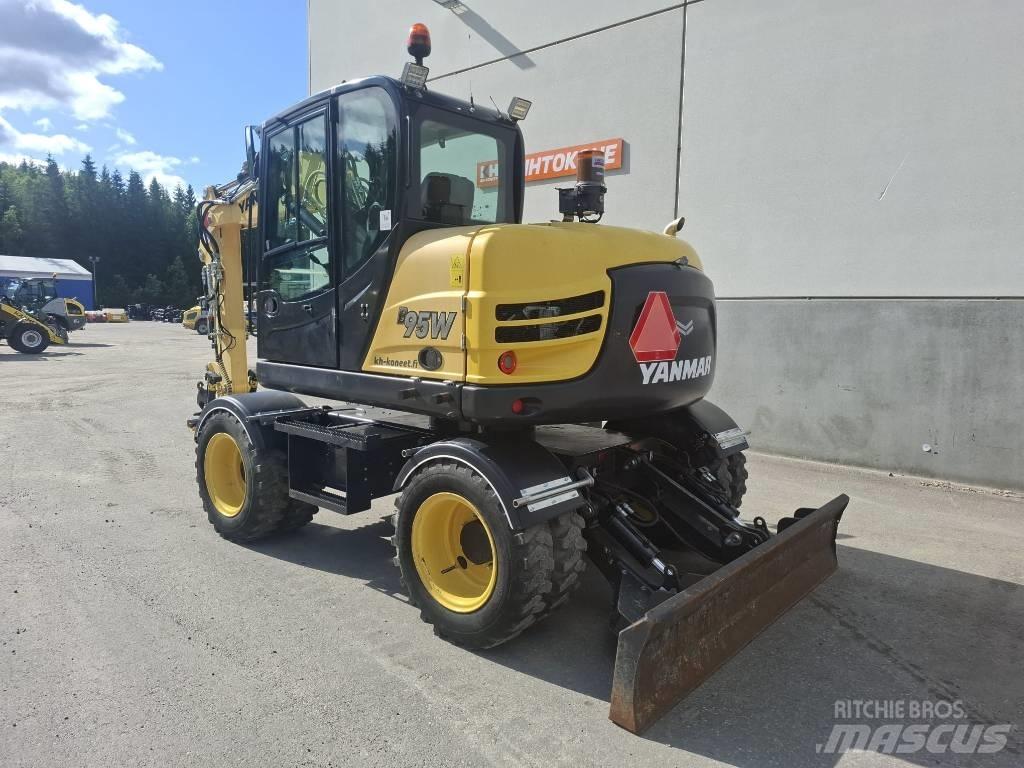 Yanmar B 95 W Pelle sur pneus
