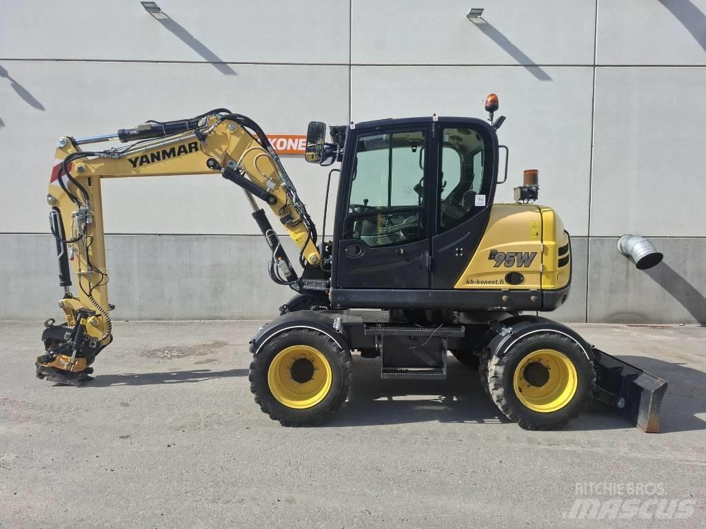 Yanmar B 95 W Pelle sur pneus