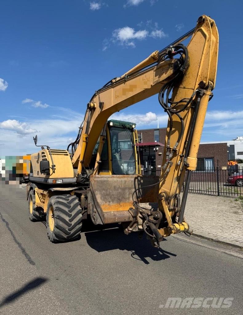 Volvo EW 140 B Pelle sur pneus