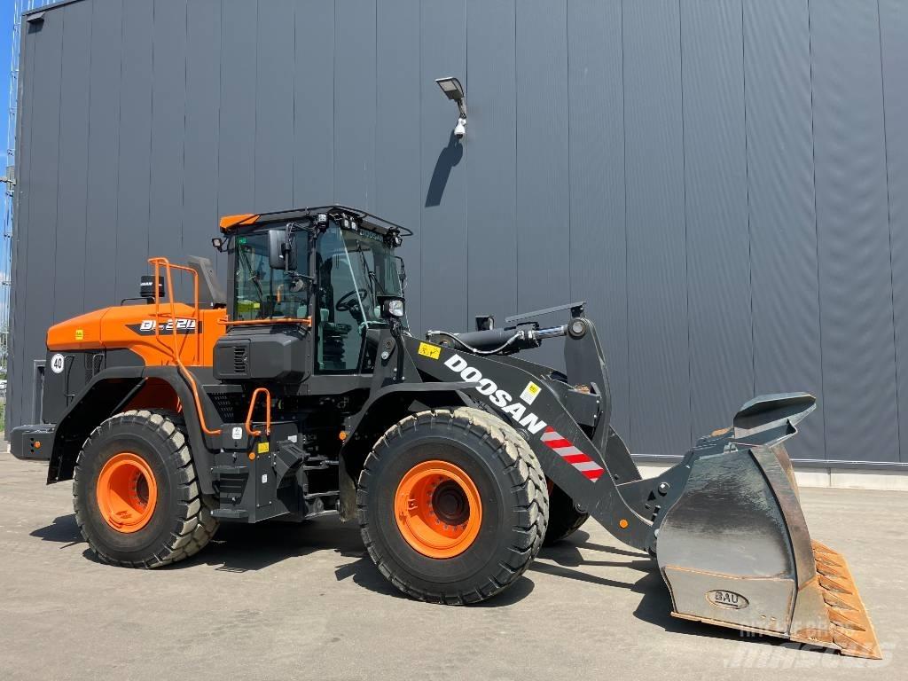 Doosan DL 320-7 Chargeuse sur pneus