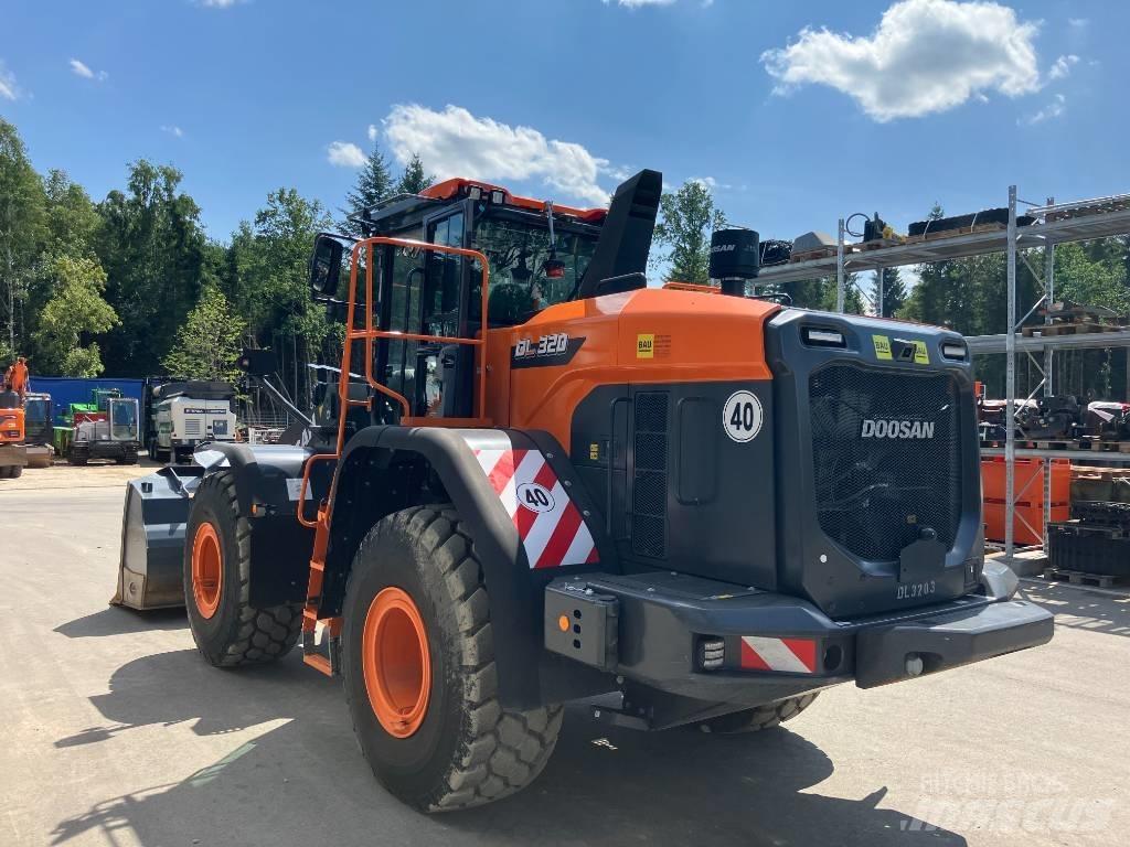 Doosan DL 320-7 Chargeuse sur pneus