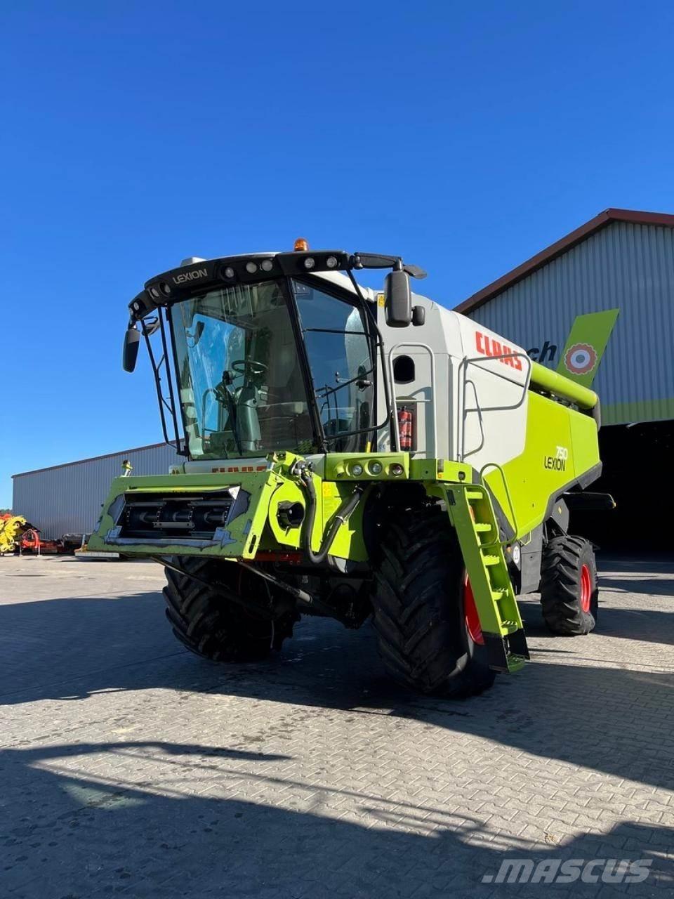 CLAAS Lexion 750 Moissonneuse batteuse