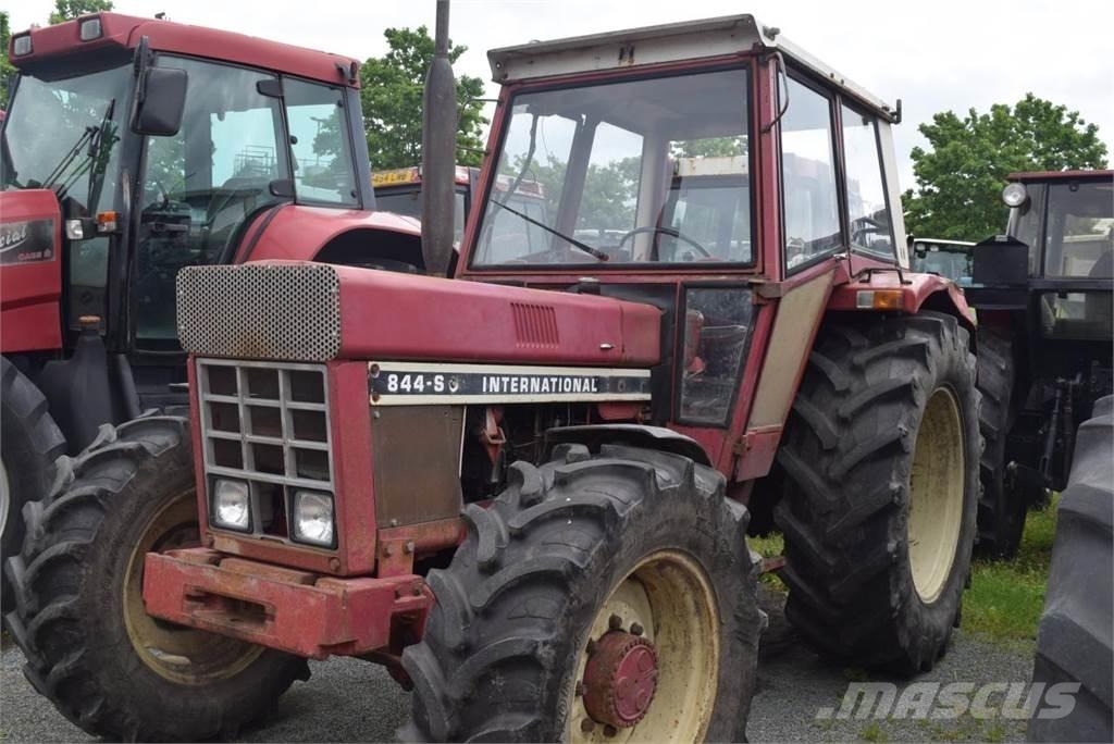 Case IH 844 A/S Tracteur