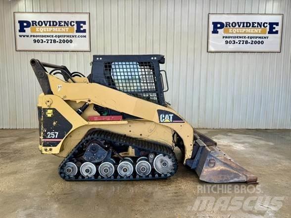 CAT 257 Chargeuse compacte