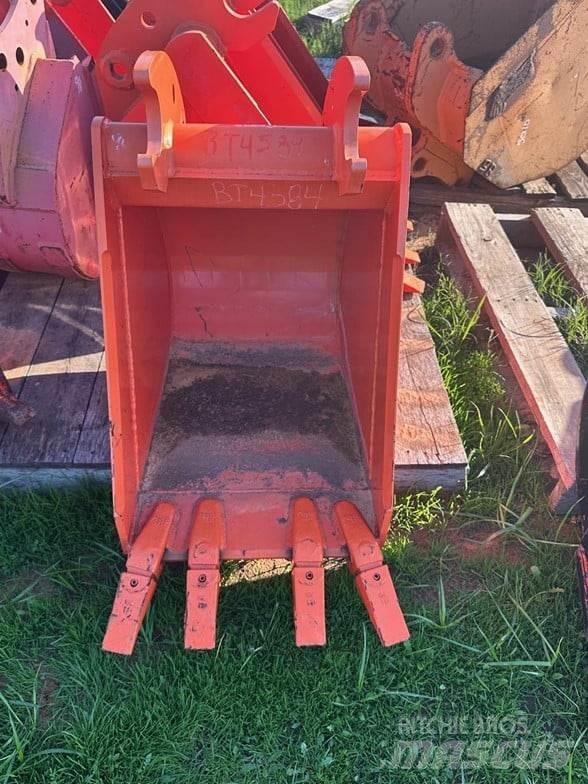 Kubota BT4584 Godet