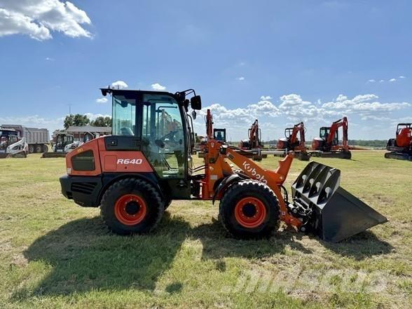 Kubota R640 Chargeuse sur pneus