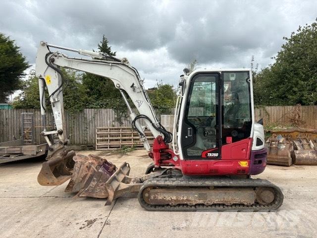 Takeuchi TB 260 Mini pelle < 7t