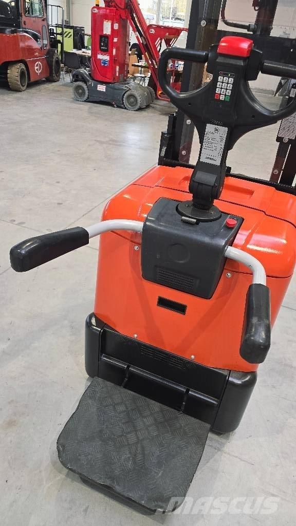 BT SPE 200 D Gerbeur accompagnant