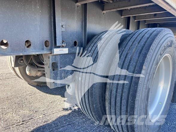 Utility 4000AE Semi remorque plateau ridelle