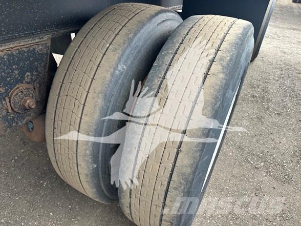 Utility 4000AE Semi remorque plateau ridelle