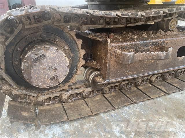 CAT E70B Pelle sur chenilles