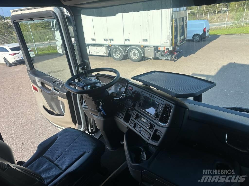 Scania R520B6X2NB Camion Fourgon