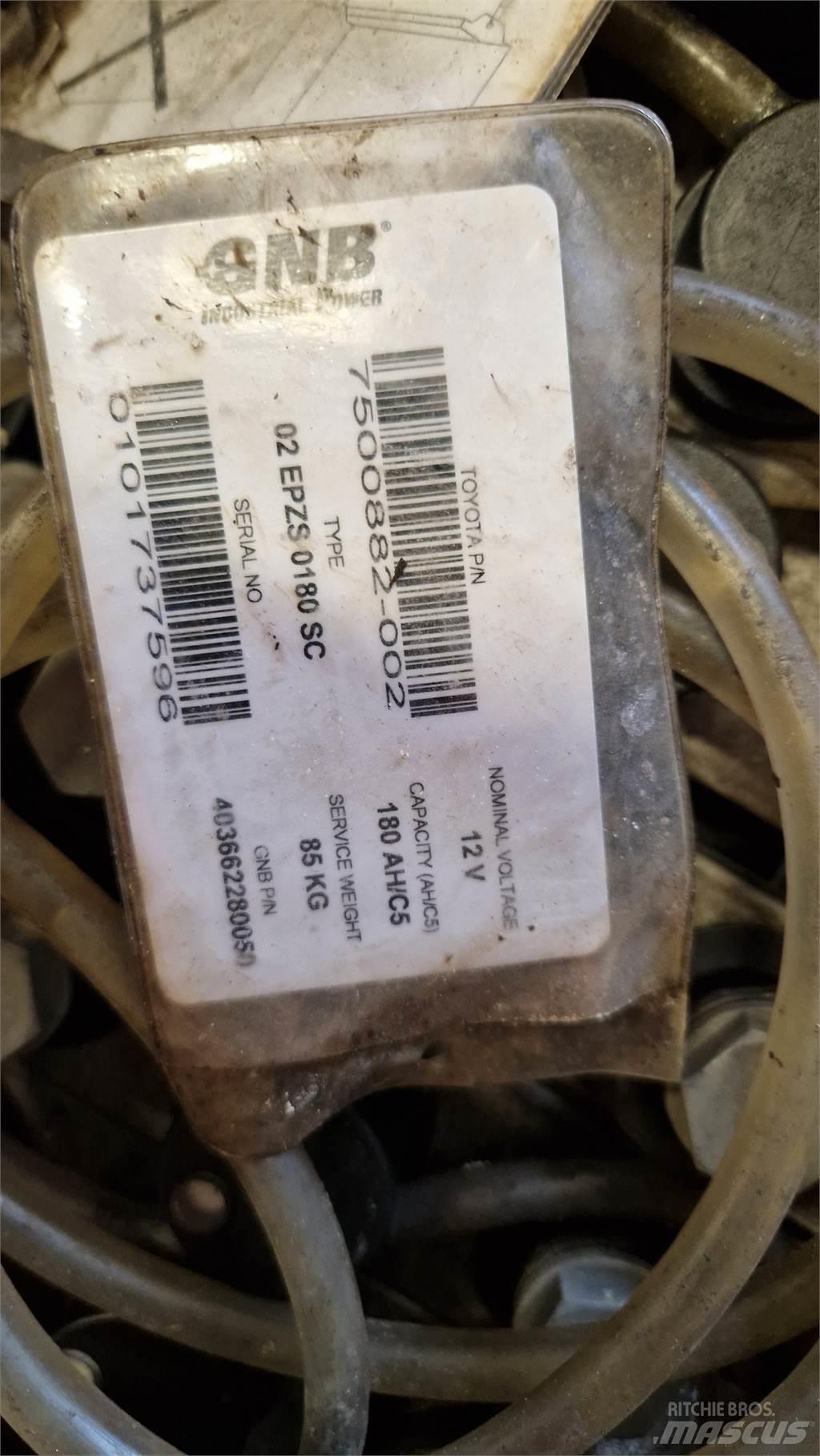 Toyota SWE080L Gerbeur accompagnant