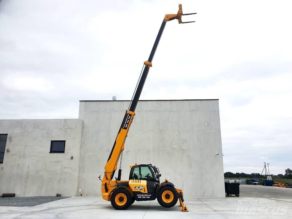 JCB 540-140     M329 Chargeuse télescopique sur pneus
