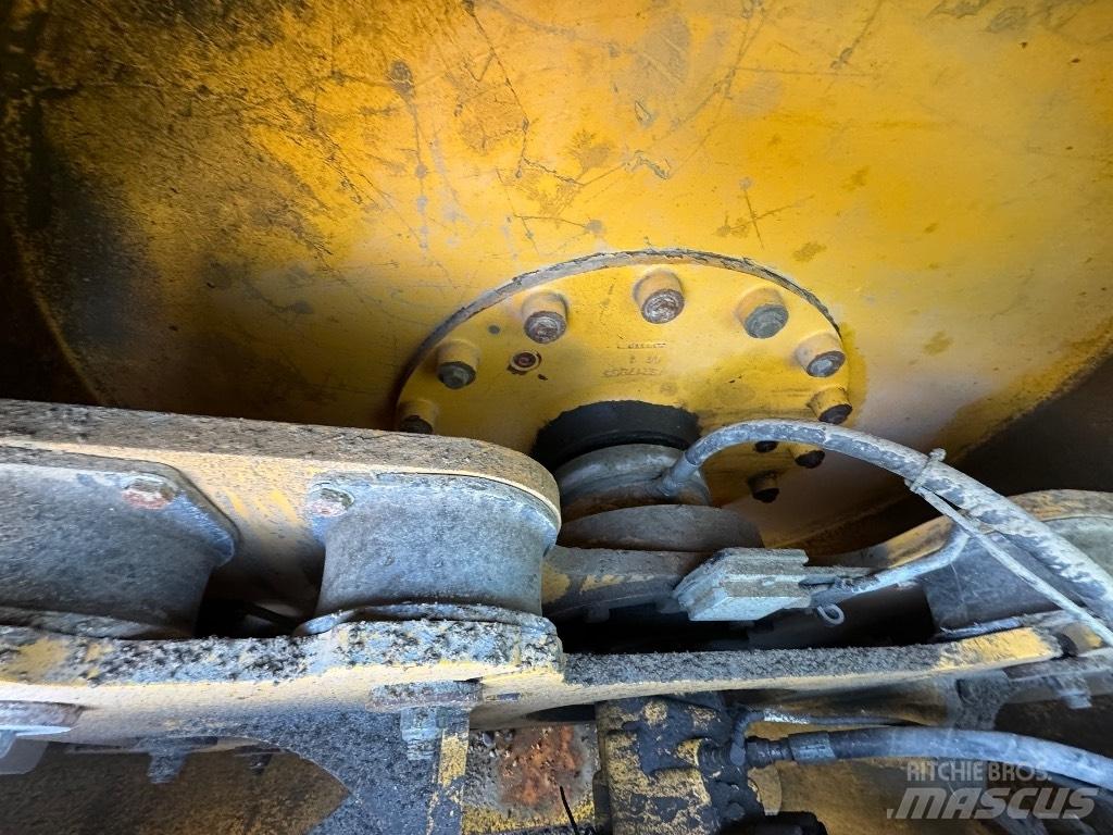 Volvo SD 160 B Rouleaux à pneumatiques