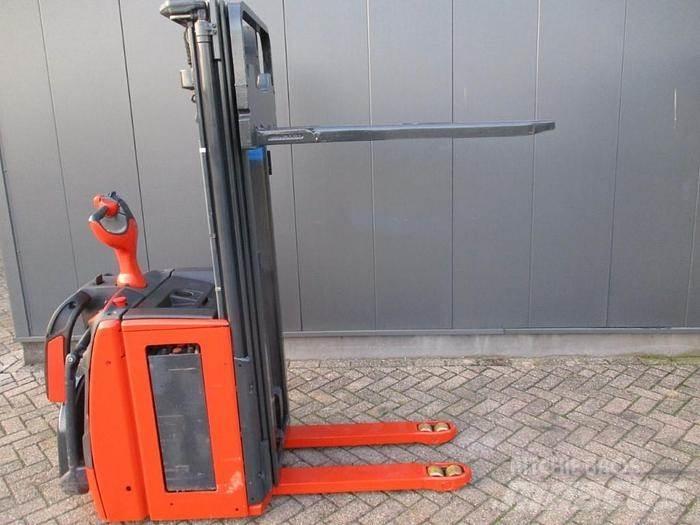 Linde L14 AP Gerbeur accompagnant