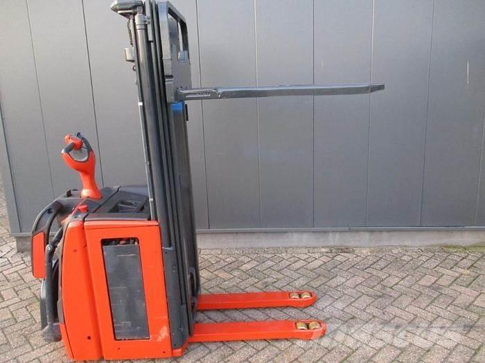 Linde L14 AP Gerbeur accompagnant
