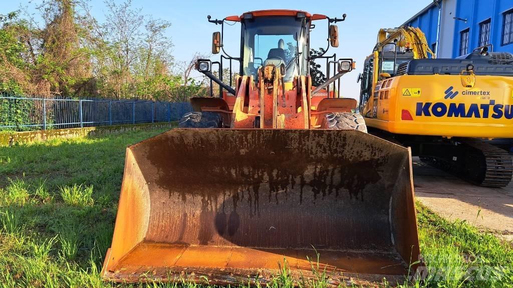 Hitachi W190 Chargeuse sur pneus