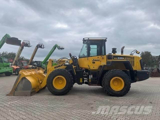 Komatsu WA 320 Chargeuse sur pneus