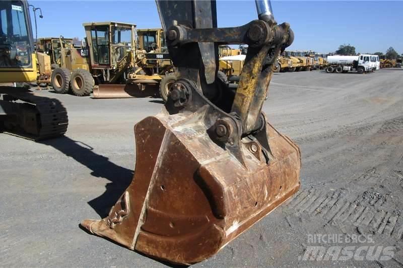 Komatsu PC300-8 Mini pelle < 7t