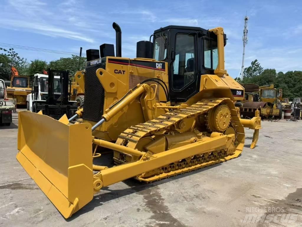 CAT D 6 M Bouteurs sur chenilles