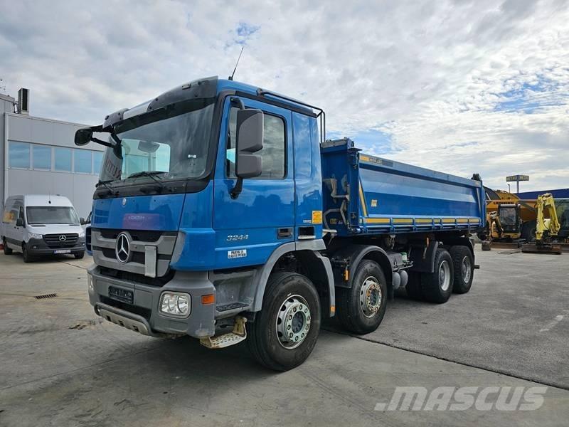Mercedes-Benz DB3244 Camion benne