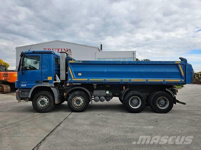 Mercedes-Benz DB3244 Camion benne