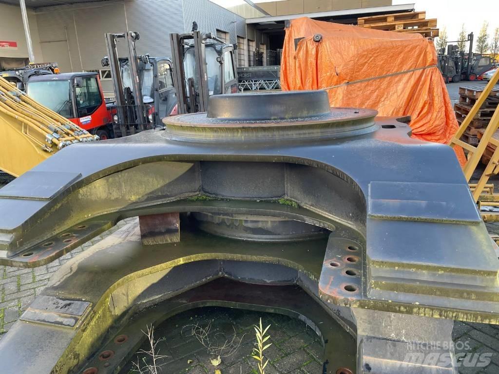 CAT 374 F L Châssis et suspension