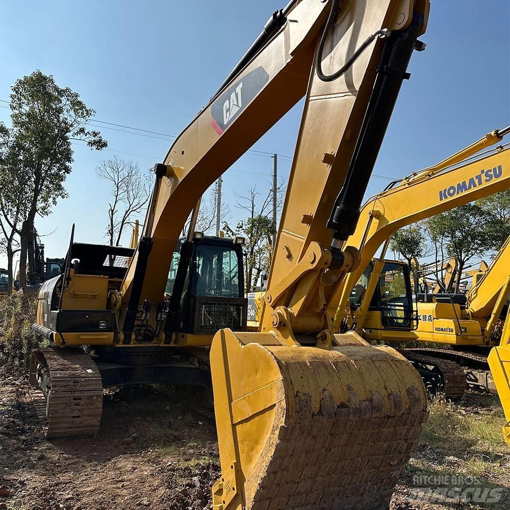 CAT 326D Pelle sur chenilles