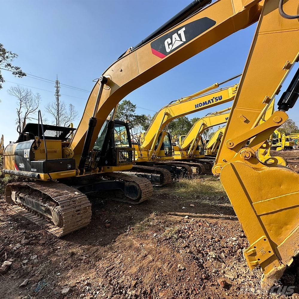 CAT 326D Pelle sur chenilles