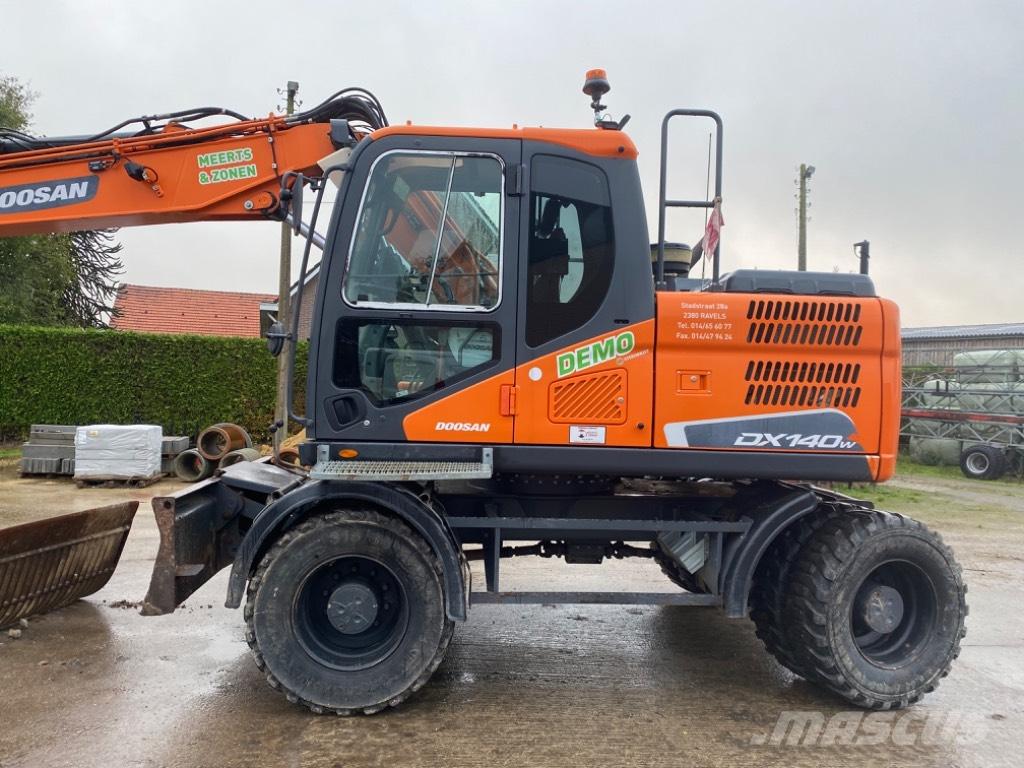 Doosan DX 140 W -5 Grues tout terrain